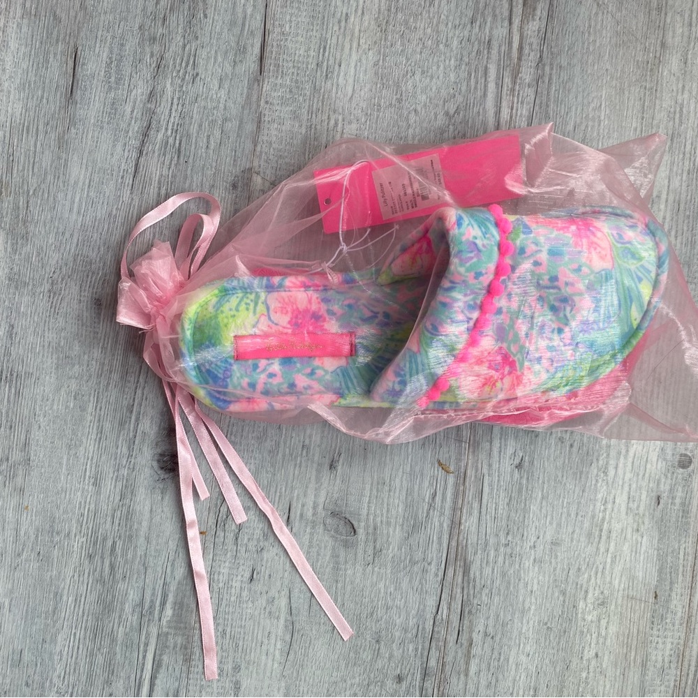 NWT plush slippers